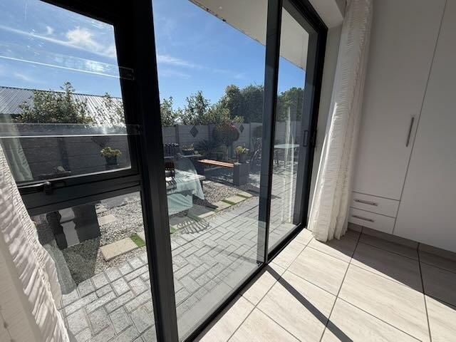 5 Bedroom Property for Sale in Reebok Western Cape